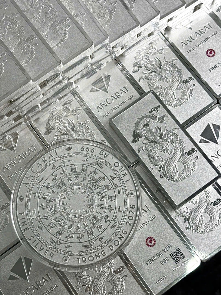 Giá vàng trong nước chạm mốc 190,3 triệu đồng/lượng - Ảnh 2.