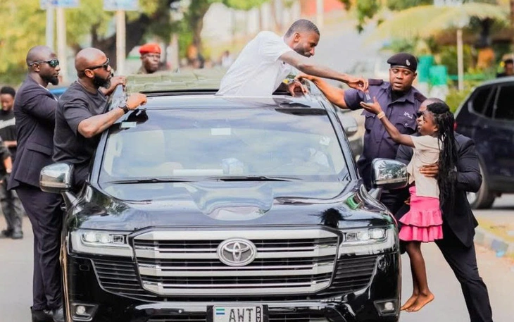 Hoàng Nguyên Thanh, Hồng Lệ ung dung lên đỉnh Bà Rá - Ảnh 5.