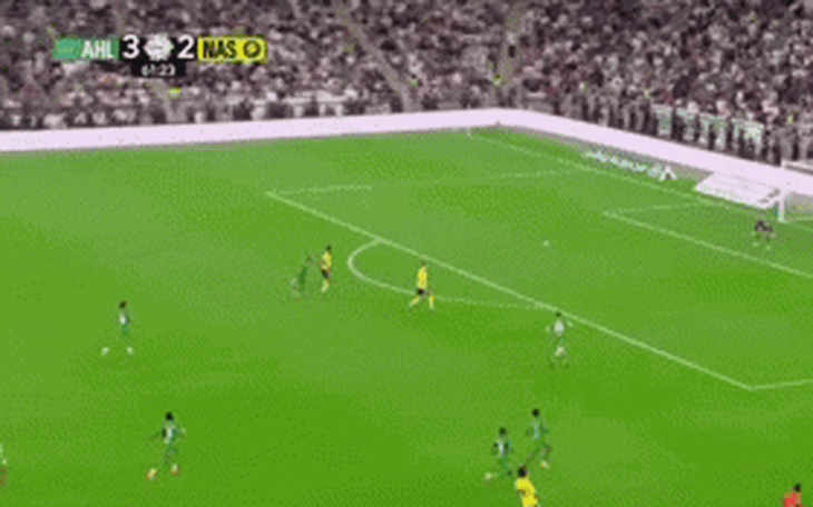 Ban huấn luyện Algeria bị camera 'tóm gọn' khi ăn trộm 2 quả bóng trong trận đấu ở AFCON 2025 - Ảnh 2.