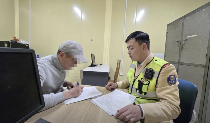 biển xanh - Ảnh 1.