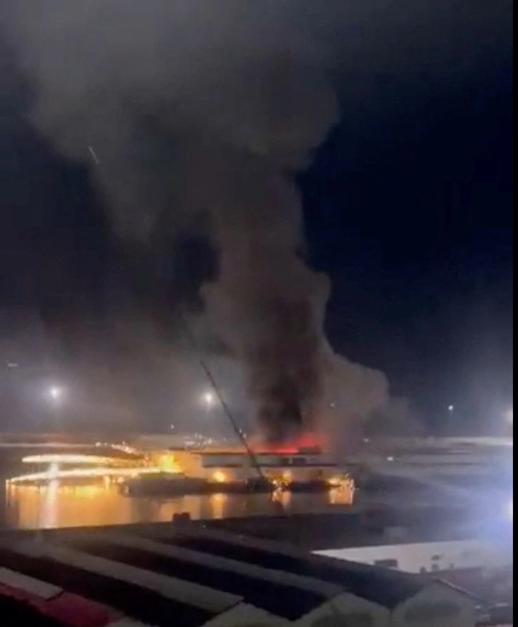 Ông Trump xác nhận tấn công Venezuela, tuyên bố đã bắt ông Maduro và vợ - Ảnh 1. Venezuela - Ảnh 5.