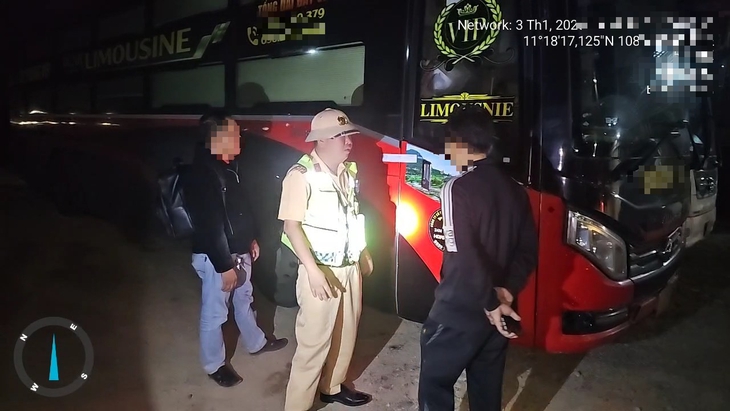 xe khách - Ảnh 1.