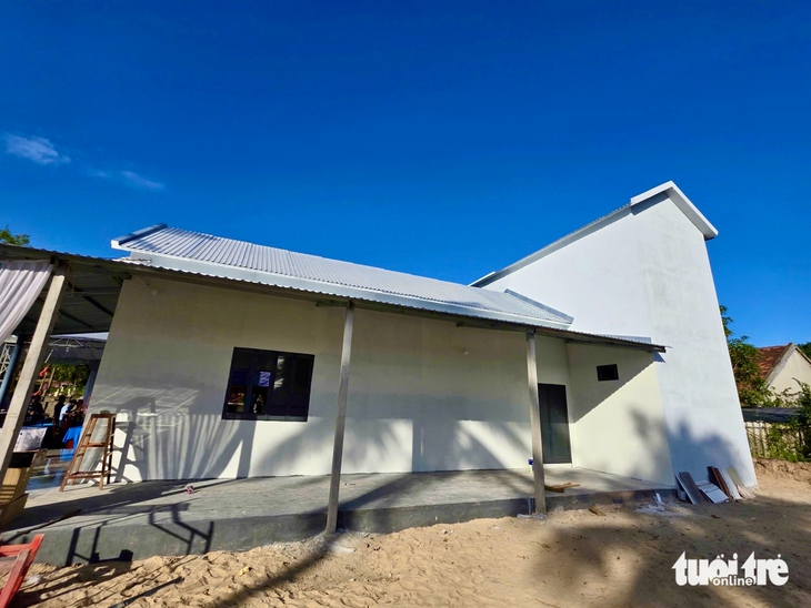 Niềm vui trước giờ bàn giao nhà mới của người dân vùng lũ Phú Yên cũ - Ảnh 9.