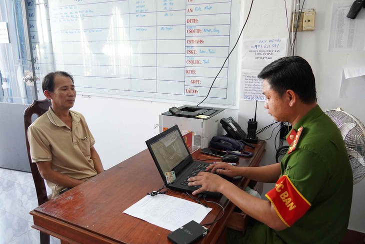 Cha cùng con trai đi đánh ghen, một người đàn ông bị đâm tử vong - Ảnh 1.