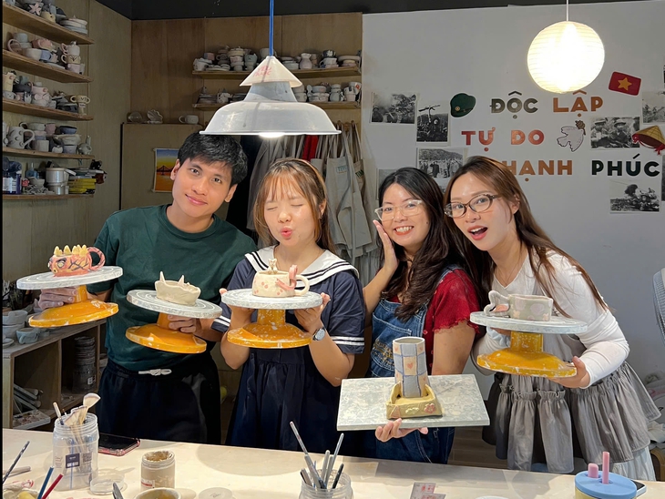 Tết dương lịch - Ảnh 1.