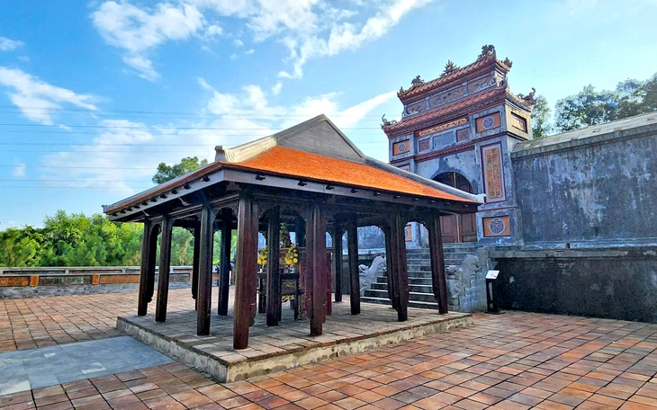 Nhà ‘lạ’ mọc lên trước lăng Hoàng thái hậu Từ Dụ: Tùy tiện, không theo lệ xưa - Ảnh 5.