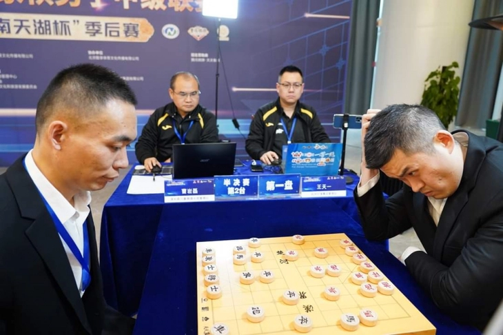 Ly kỳ trận cờ tướng tranh ngôi 'thiên hạ đệ nhất' của Lại Lý Huynh - Ảnh 2.