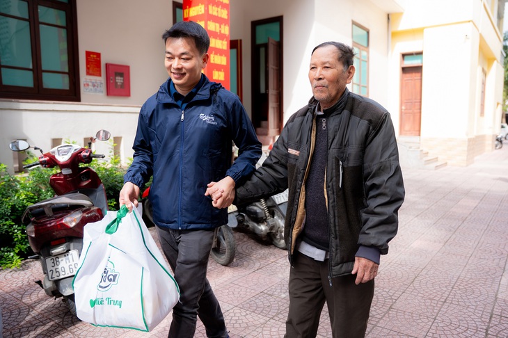 Carlsberg trao 7.500 phần quà Tết đến người dân miền Trung - Ảnh 3.