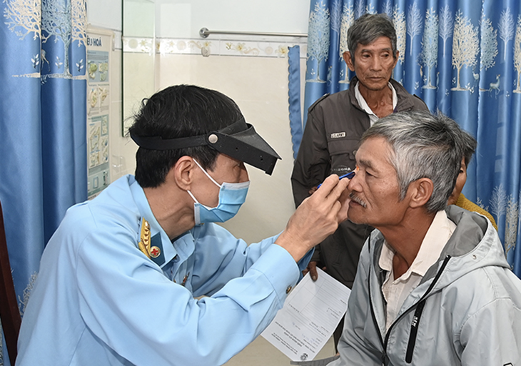 Tổ chức Xuân canh trời, bộ đội phòng không - không quân khám, phát thuốc ở Gia Lai - Ảnh 1.