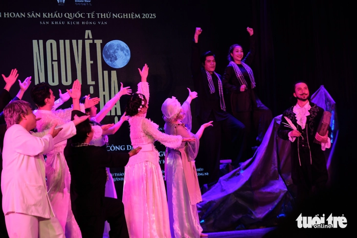 Nguyệt hạ của kịch Hồng Vân tiếp tục nhận giải của Hội Sân khấu TP.HCM - Ảnh 1. Hồng Vân - Ảnh 1.