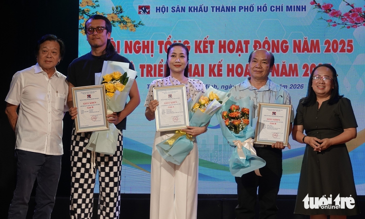 Nguyệt hạ của kịch Hồng Vân tiếp tục nhận giải của Hội Sân khấu TP.HCM - Ảnh 2. Hồng Vân - Ảnh 2.