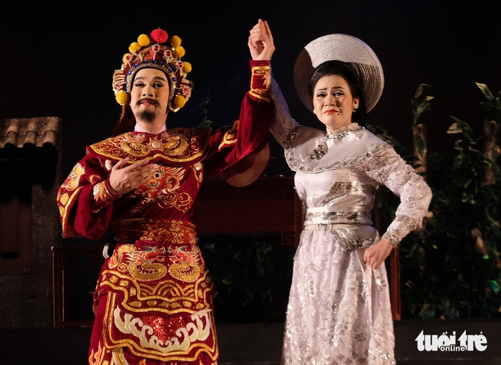 Nguyệt hạ của kịch Hồng Vân tiếp tục nhận giải của Hội Sân khấu TP.HCM - Ảnh 4. Nguyệt hạ của kịch Hồng Vân tiếp tục nhận giải của Hội Sân khấu TP.HCM - Ảnh 4.