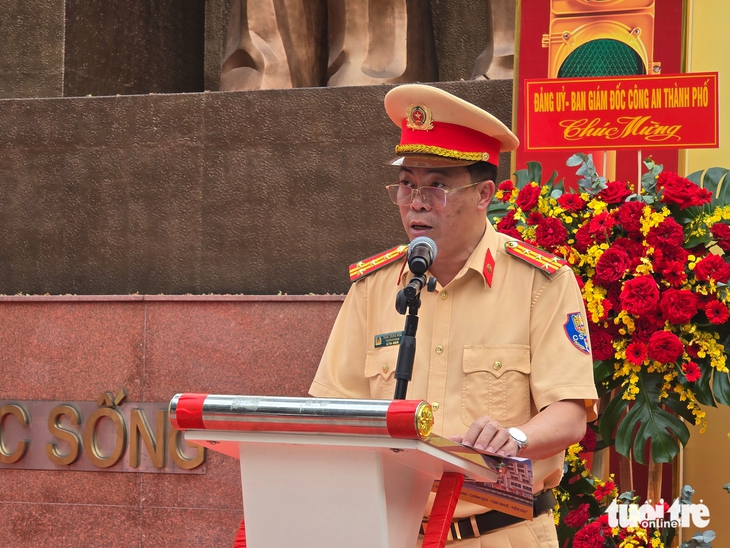 Công an TP.HCM ra mắt Câu lạc bộ xe đạp chuyên nghiệp - Ảnh 2.