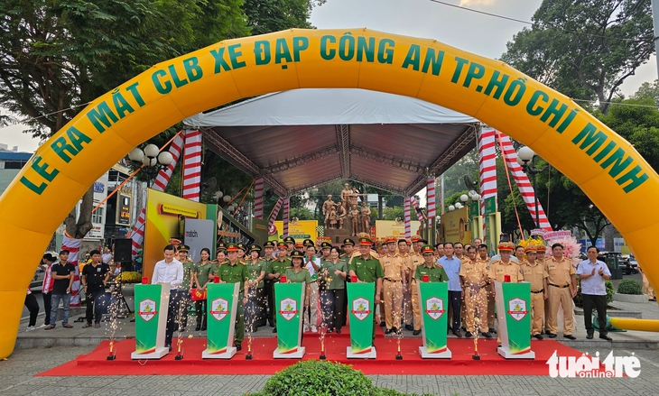 Công an TP.HCM ra mắt Câu lạc bộ xe đạp chuyên nghiệp - Ảnh 6.