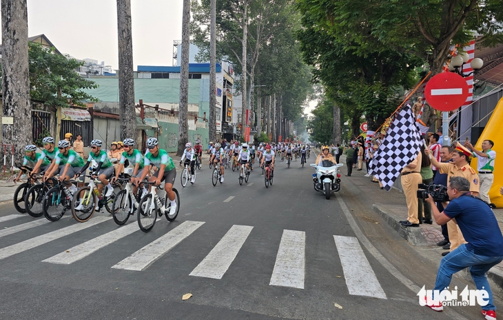 Công an TP.HCM ra mắt Câu lạc bộ xe đạp chuyên nghiệp - Ảnh 7.