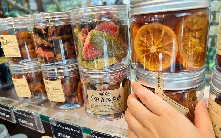 Săn đặc sản ăn chơi ngày Tết - Kỳ cuối: Thân thương món miền Tây giữa Tết Sài Gòn - Ảnh 3.