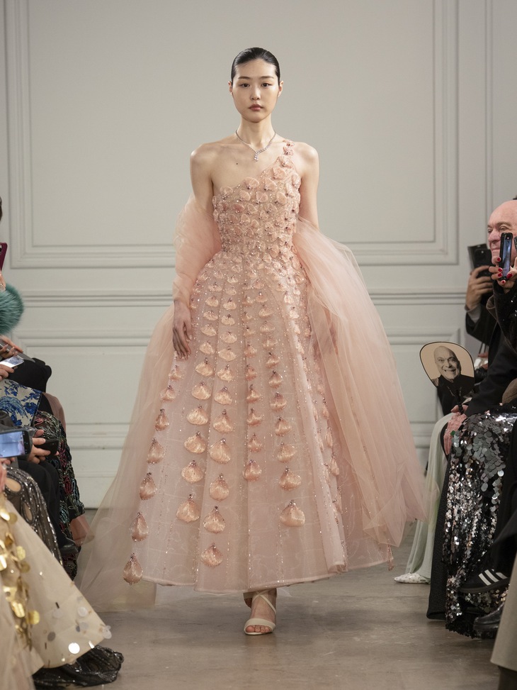 Phan Huy mang thời trang Việt đến Paris Haute Couture Week - Ảnh 3.