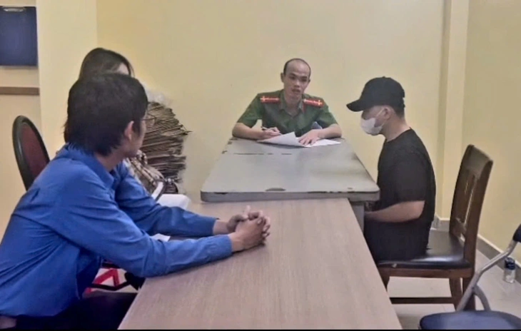 sàm sỡ - Ảnh 2.