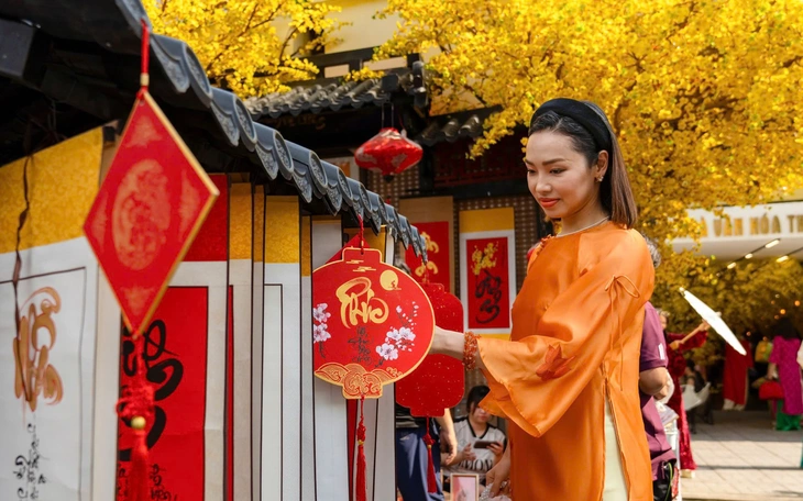 Nghệ sĩ trải nghiệm Tết xưa, Tết nay tại Lễ hội Tết Việt Bính Ngọ 2026 - Ảnh 1.