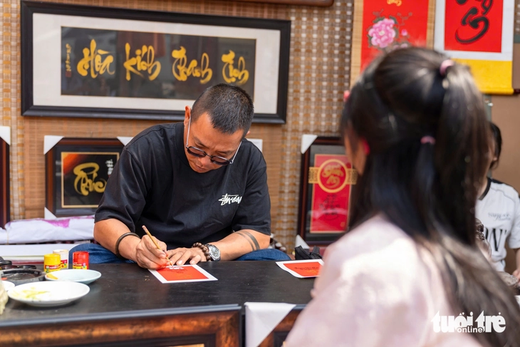 Check-in sớm tại Lễ hội Tết Việt Bính Ngọ 2026 trước ngày khai mạc - Ảnh 8. Lễ hội Tết Việt - Ảnh 3.