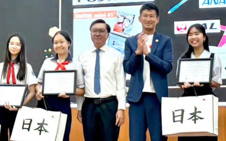 Đêm nhạc tròn 30 mùa Tuổi Hồng Minh Khai do học sinh tổ chức mời toàn sao khủng - Ảnh 3.