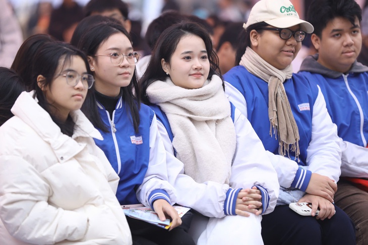 Bộ GD-ĐT công bố tiêu chí sắp xếp, tổ chức lại đại học công lập, trường nghề - Ảnh 1.