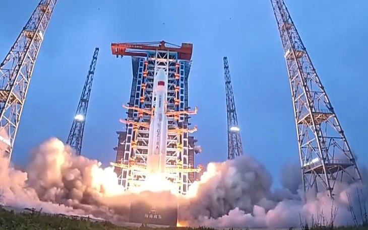 Tàu vũ trụ tự 'ăn chính mình' khi hết nhiên liệu  - Ảnh 3.