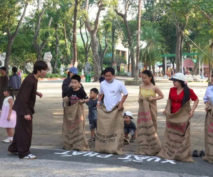 vui chơi - Ảnh 2.