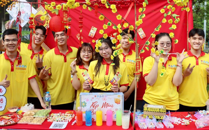 Khoảng 2.000 học sinh, sinh viên đồng diễn 'khát vọng vươn mình' giữa lòng TP.HCM - Ảnh 3.