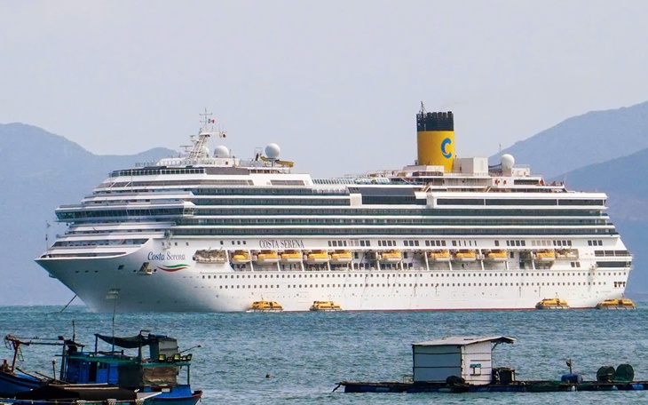 Điều gì khiến du lịch tàu biển Khánh Hòa rộn ràng đầu năm - Ảnh 2.