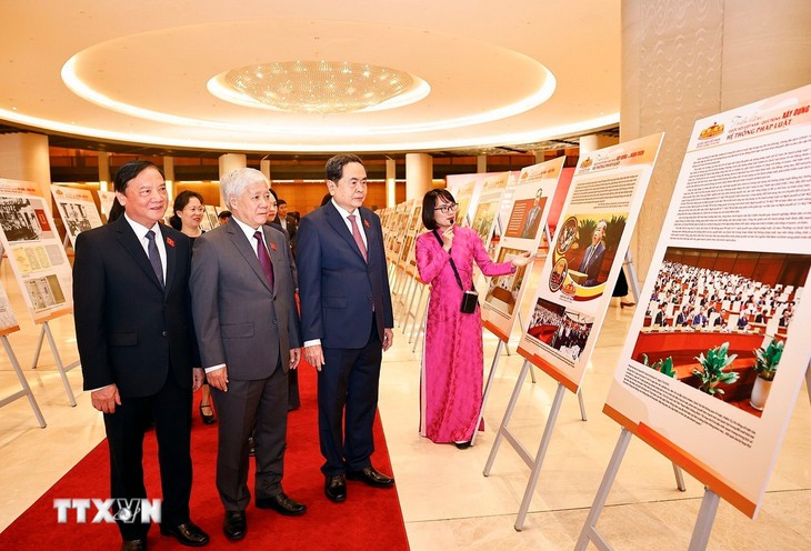 Chủ tịch Quốc hội: Kiến tạo khuôn khổ pháp lý cho đổi mới và phát triển - Ảnh 6.