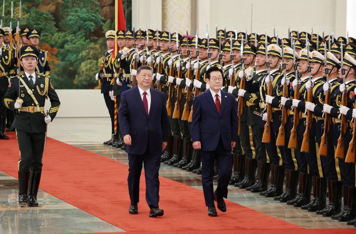 Tổng thống Hàn Quốc tới Bắc Kinh và cái bắt tay với ông Tập - Ảnh 3.