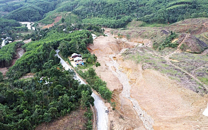 Rừng keo - cây xóa đói giảm nghèo và nỗi lo sạt lở? - Kỳ 2: Hiệu quả kinh tế cây keo tới đâu? - Ảnh 3.