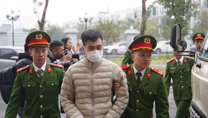 Chủ tịch Công ty Z Holding bị đưa ra xét xử vì bán cả triệu hộp sữa Hiup giả - Ảnh 1.