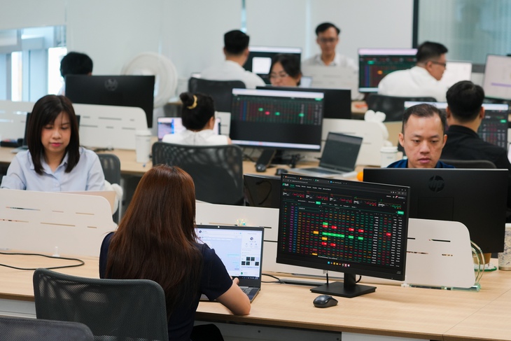 chứng khoán - Ảnh 2.