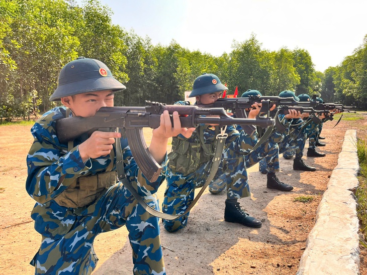 Sư đoàn - Ảnh 2.