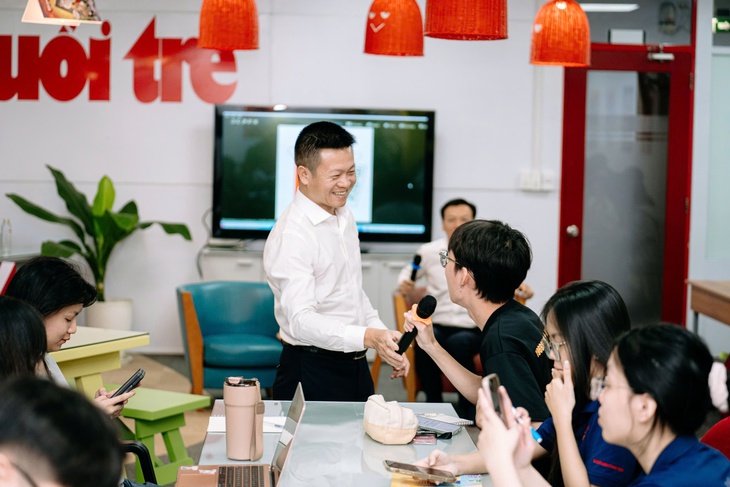 Báo Tuổi Trẻ mở “đường vào truyền thông chuyên nghiệp” cho sinh viên Văn Lang - Ảnh 6.