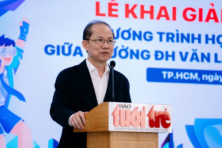 Báo Tuổi Trẻ mở 'đường vào truyền thông chuyên nghiệp' cho sinh viên Văn Lang - Ảnh 2.