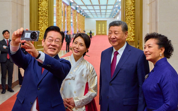 Chủ tịch Tập Cận Bình tặng xe đạp điện cho Tổng thống Hàn Quốc  - Ảnh 2.