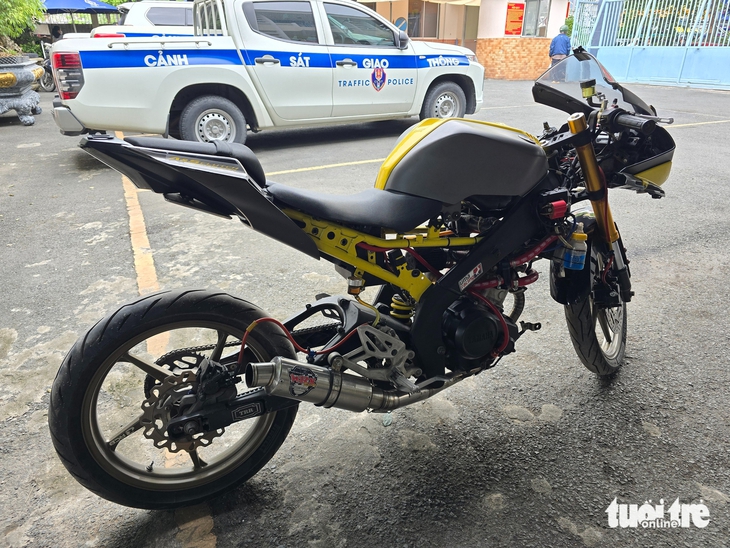 buông hai tay - Ảnh 2.