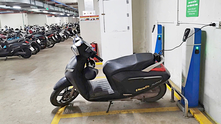 Hạ tầng cho xe điện: mong để mắt tới chung cư cũ - Ảnh 2.