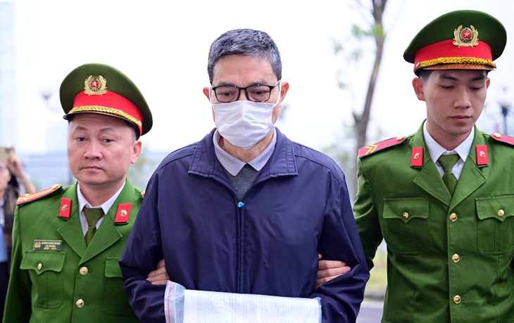 Vụ nhận hối lộ hơn 100 tỉ tại Cục An toàn thực phẩm: Mỗi chữ ký duyệt nhận 2-3 triệu đồng - Ảnh 1.