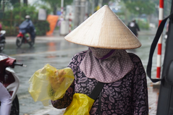 mưa trái mùa - Ảnh 4.