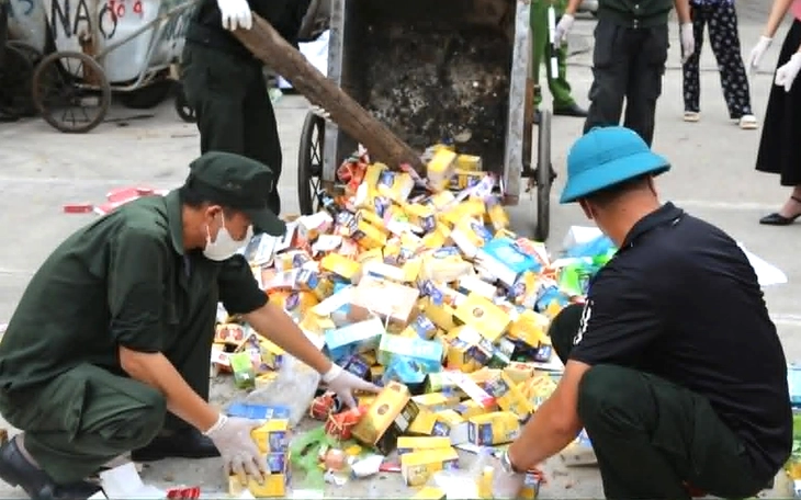 Hàng lậu, hàng giả nở rộ trên sàn thương mại điện tử, TP.HCM quyết liệt kiểm soát dịp Tết - Ảnh 3.