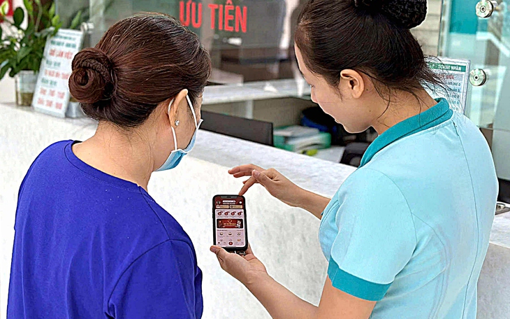 Hướng tới 'hộ chiếu sức khỏe' toàn dân, y tế TP.HCM đẩy mạnh chuyển đổi số - Ảnh 4.