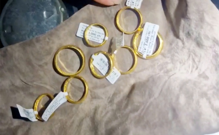 Bắt nghi phạm trộm vàng, tiền trị giá hơn 1,5 tỉ đồng - Ảnh 3.