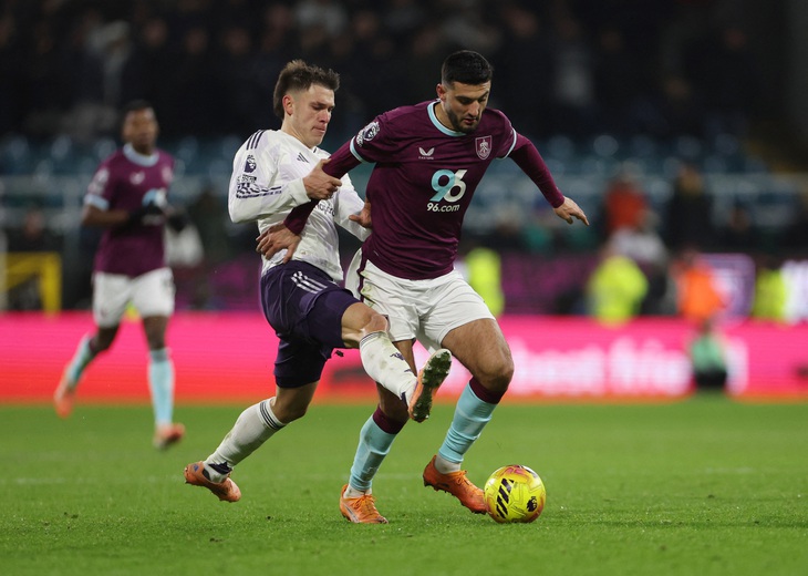 Sesko lập cú đúp, Man United vẫn bị cầm chân ở trận ra mắt của Fletcher - Ảnh 3.