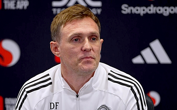 Sesko lập kỉ lục cá nhân, Man United bị cầm chân ở trận ra mắt của Fletcher - Ảnh 4.