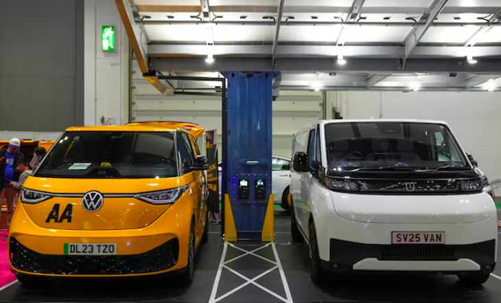 Anh lập kỷ lục xe điện khi châu Âu 'đạp thắng' chuyển đổi xanh - Ảnh 1. Anh lập kỷ lục xe điện khi châu Âu 'đạp thắng' chuyển đổi xanh - Ảnh 1.