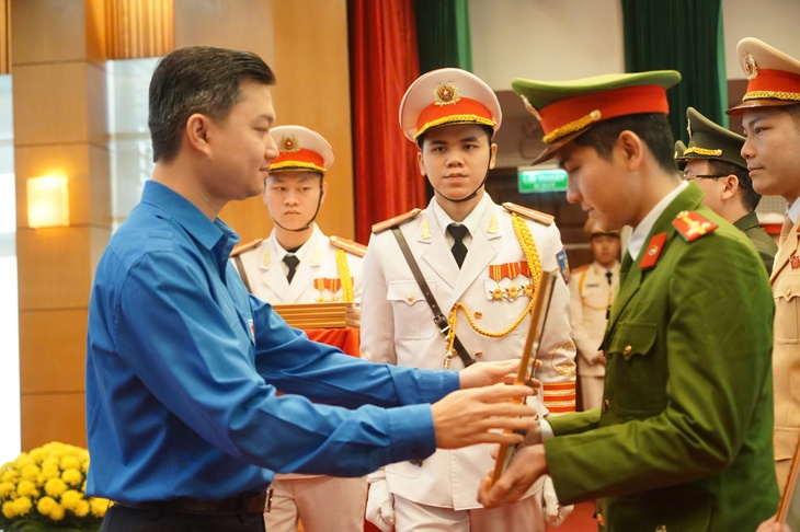 Thanh niên công an phải là lực lượng chủ công trong đấu tranh tội phạm công nghệ cao, tội phạm mạng - Ảnh 2.